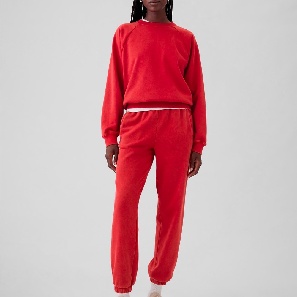 Women’s Gap Vintage Soft matching set crewneck and joggers NWT